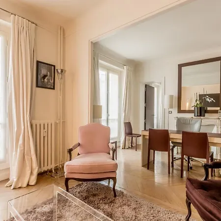 Edgar Suites Malesherbes *
