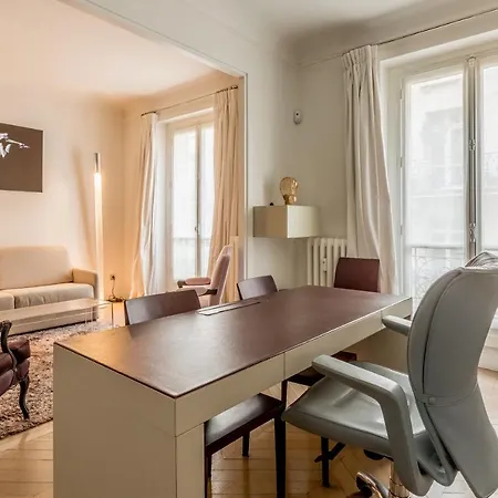 Edgar Suites Malesherbes * Paris